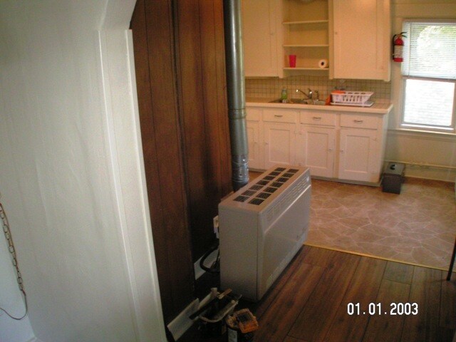 Building Photo - 2233 Buchanan Ave SW