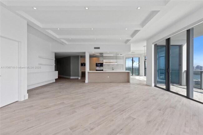 Building Photo - 17301 Biscayne Blvd
