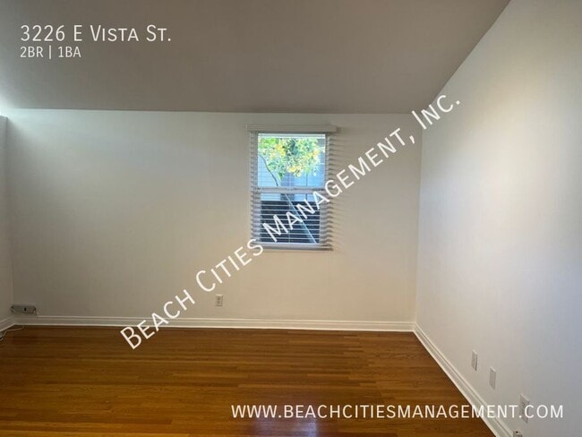 Building Photo - 3226 E Vista St