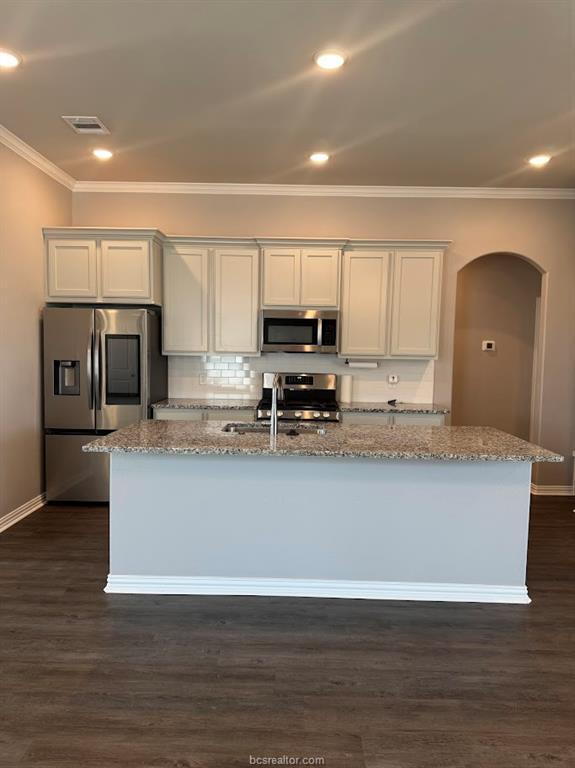 Building Photo - Southern Point Subdivision with Pool, Basketball and Pickleball. Includes washer and dryer in the...