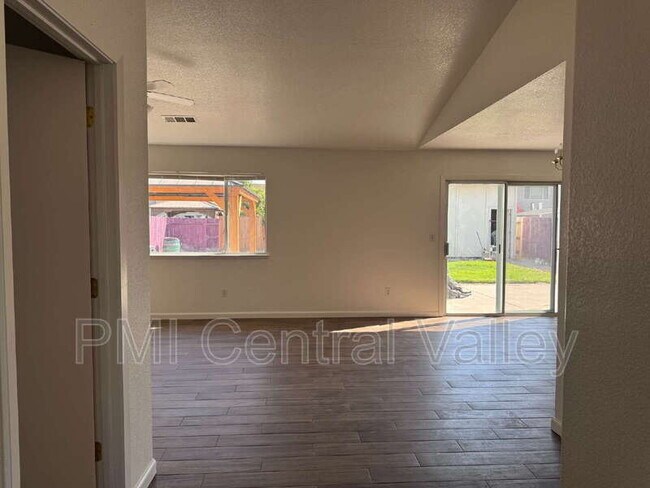 Building Photo - 1118 Cypress Hill Ln