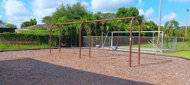 Building Photo - 12153 SW 49th Ct