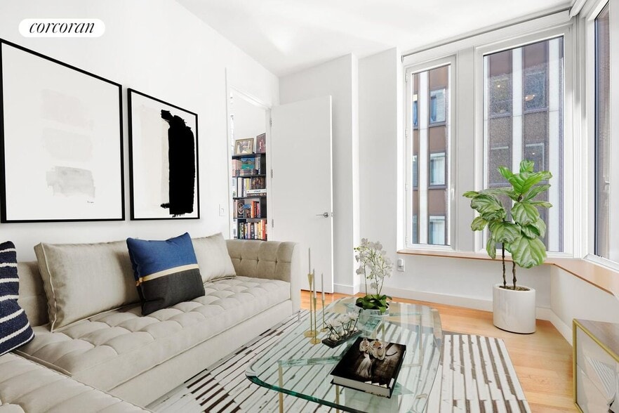 Building Photo - 15 S William St