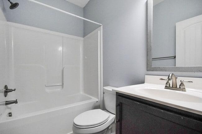 Building Photo - Pet Friendly Four Bedroom!