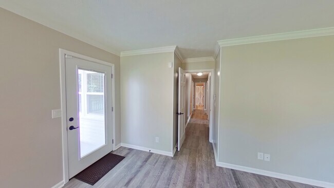 Building Photo - 867 Flintwood Rd