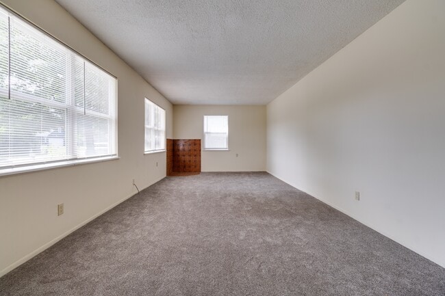 Building Photo - 1200 E 27th St