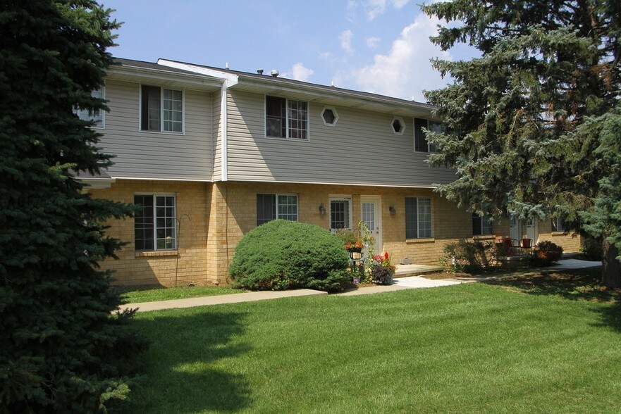 Walton Heights Townhomes and Apartments 1101 E Walton Ave Altoona PA