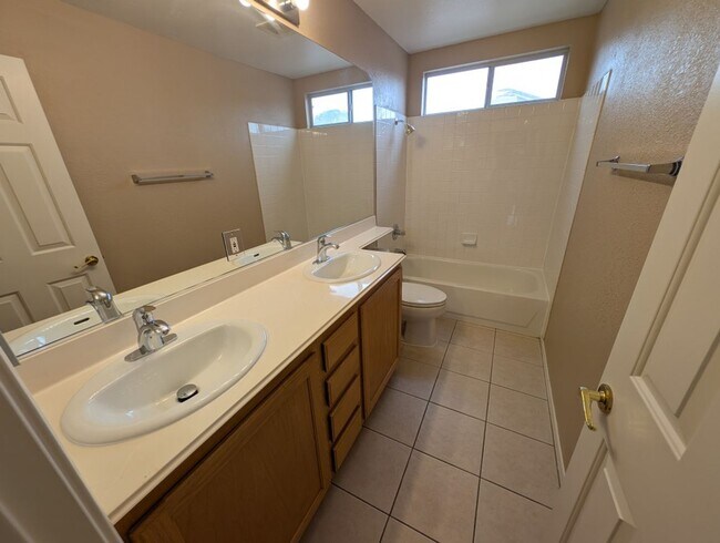 Building Photo - 10108 Oakmoor Pl