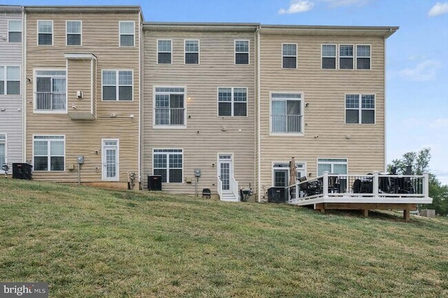 Building Photo - 1304 Gilmore St