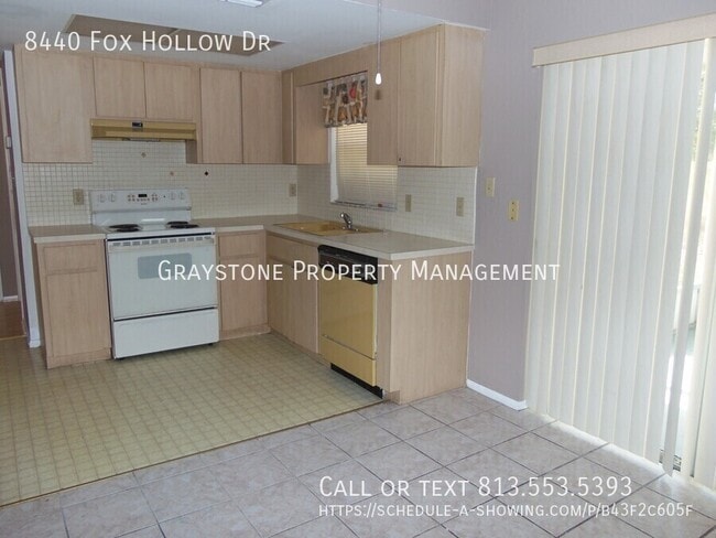 Building Photo - 8440 Fox Hollow Dr