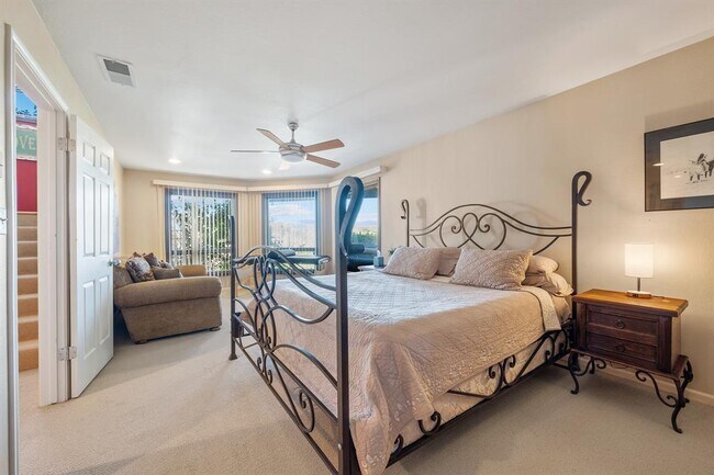 Building Photo - 604 Rolling Green Dr