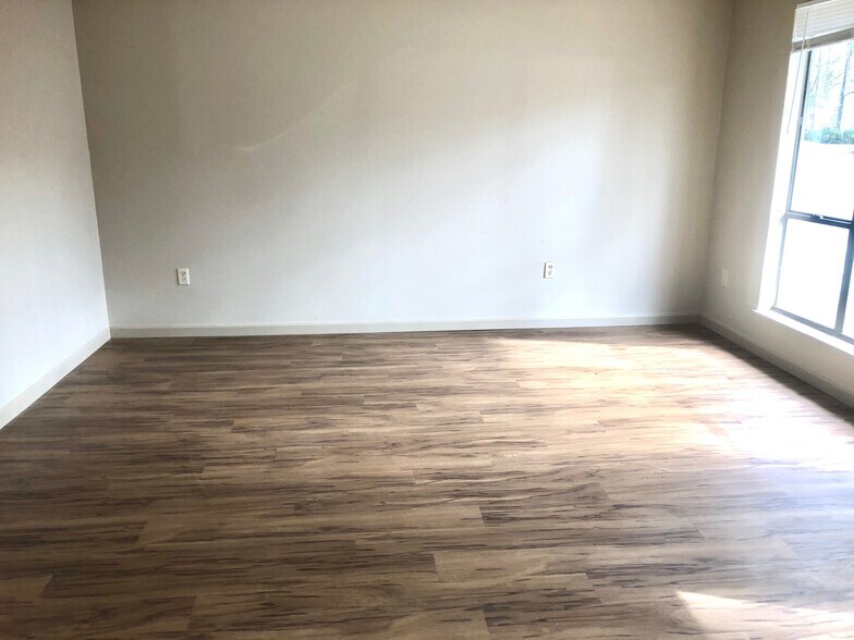 Building Photo - 45493 Sciara Ln