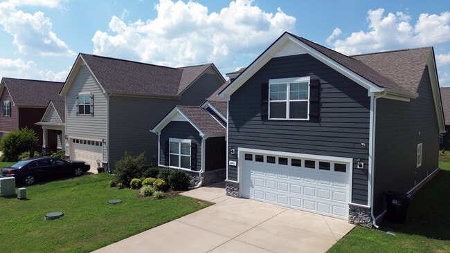 Building Photo - 2431 Hollis Dr
