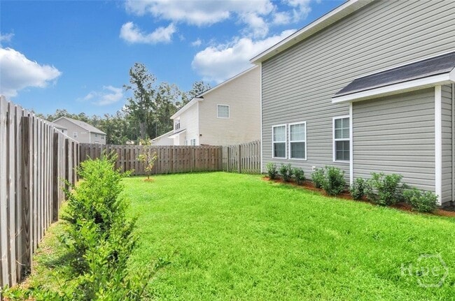 Building Photo - 126 Endicott Dr