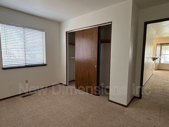 Building Photo - 3679 Grant Dr
