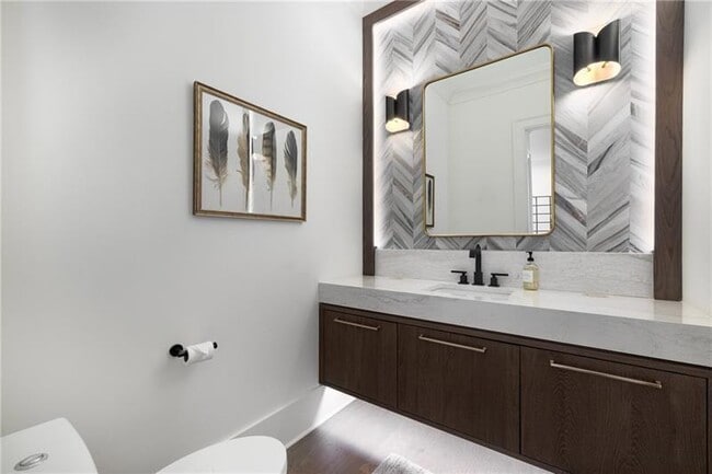 Building Photo - 306 Pinecrest Rd NE