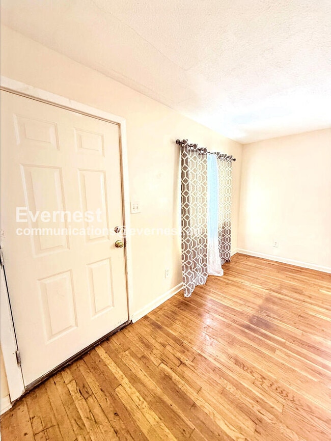 Building Photo - 19449 W Chicago