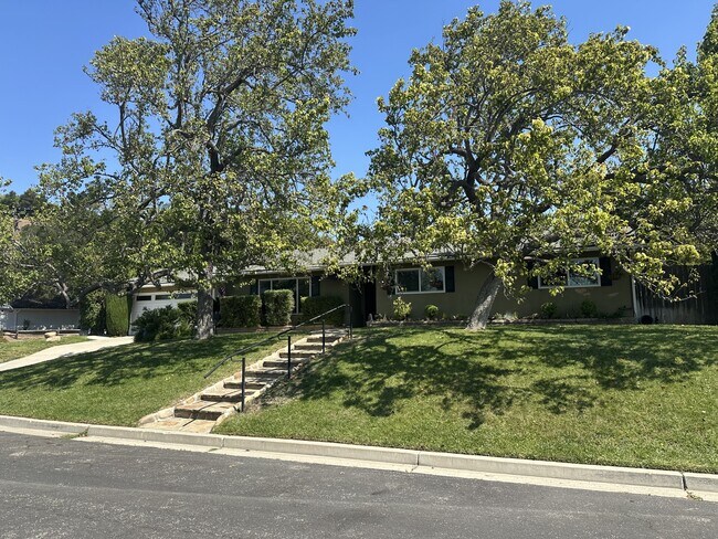 Primary Photo - 494 Scandia Dr