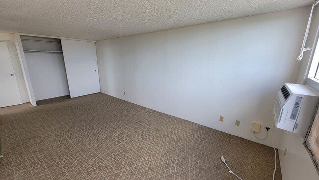 Building Photo - Spacious 2-Bedroom, 2-Bath Condo with Stun...