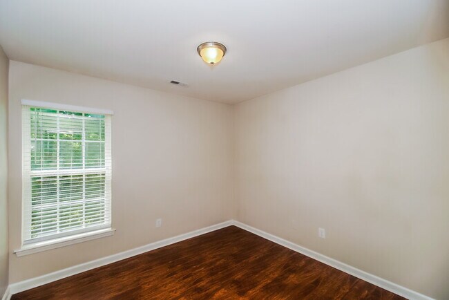 Building Photo - 8729 Rozumny Dr