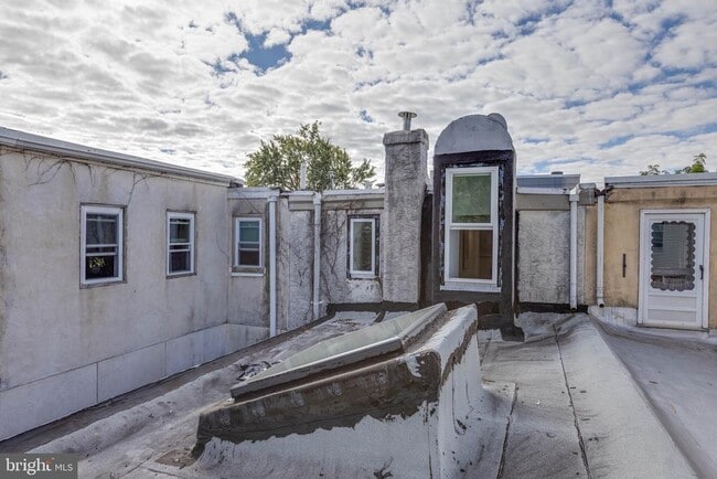 Building Photo - 528 N 22nd St