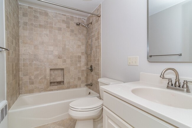 Building Photo - 15 Charles St