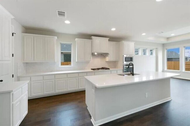 Building Photo - 3457 Francisco Way