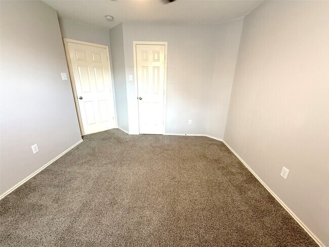 Building Photo - 2414 Alcove Foster Ct