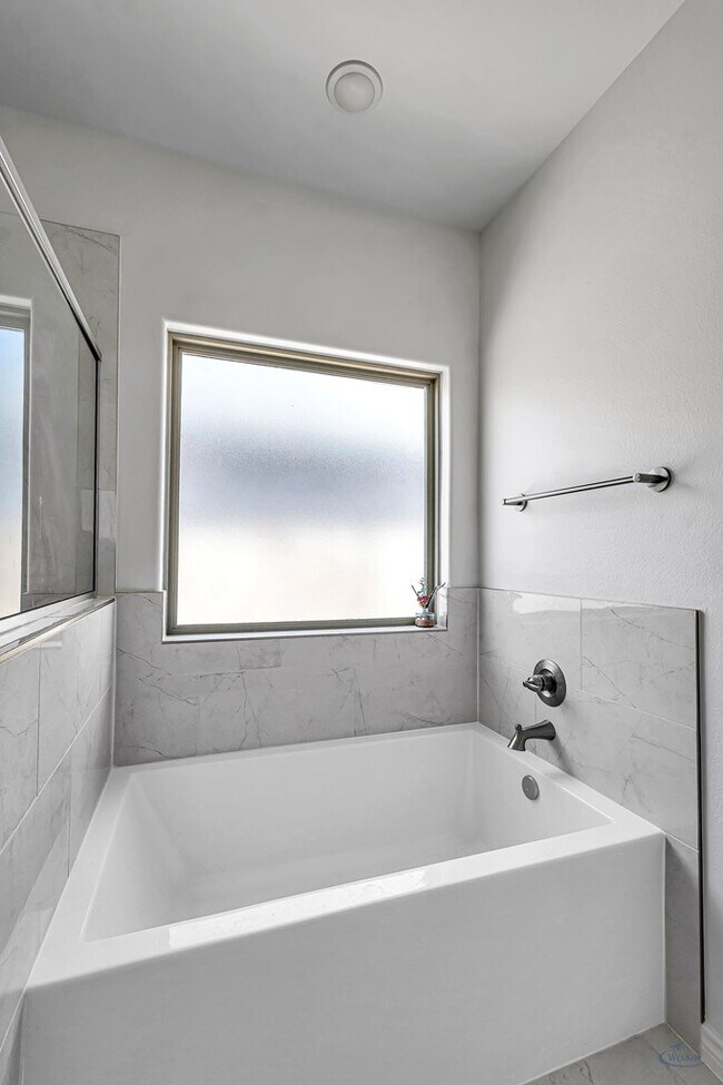 Building Photo - 1813 Wrigley Dr