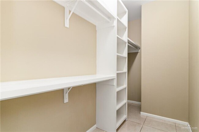 Building Photo - 1205 Bodark Dr