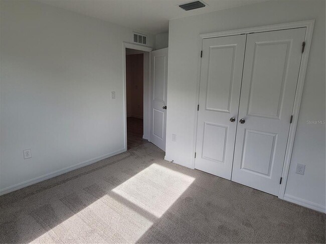 Building Photo - 11100 Vanessa Ave