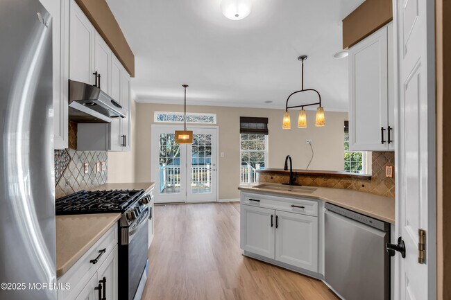 Building Photo - 12 Coral Place