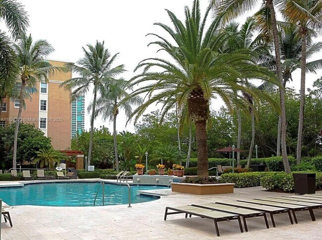 Building Photo - 19701 E Country Club Dr