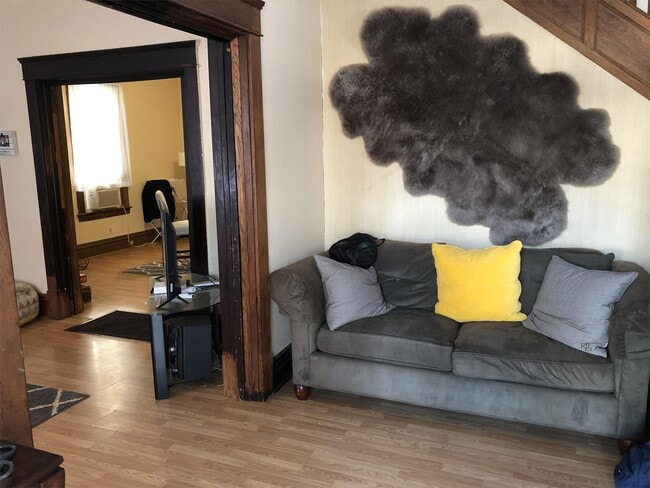 Building Photo - 921 10th St