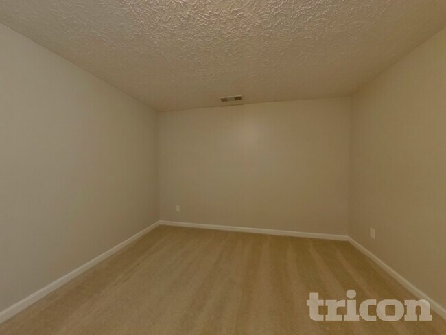 Building Photo - 40 Bramble Bush Trail