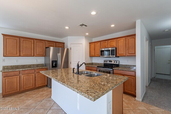 Building Photo - 2741 E Cowboy Cove Trail