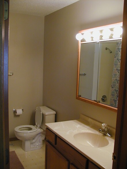 Building Photo - 1603 Breca Ridge Dr