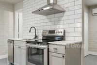 Building Photo - 2618 E 8th St