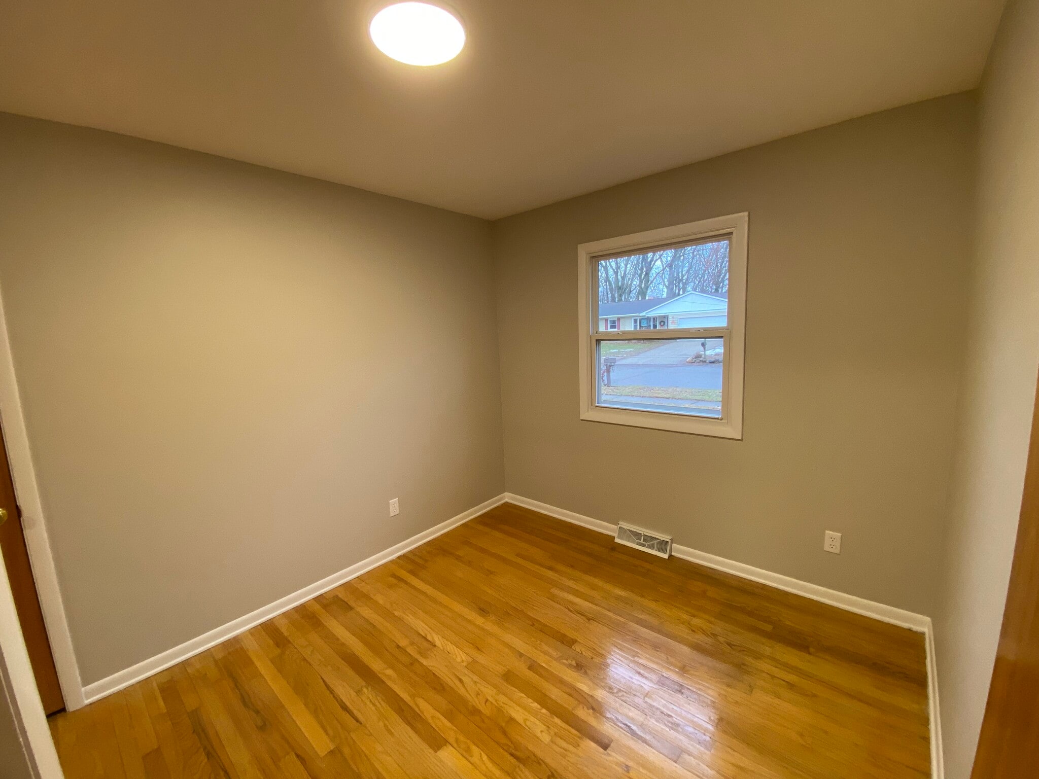 Building Photo - 1710 Greenview Ave