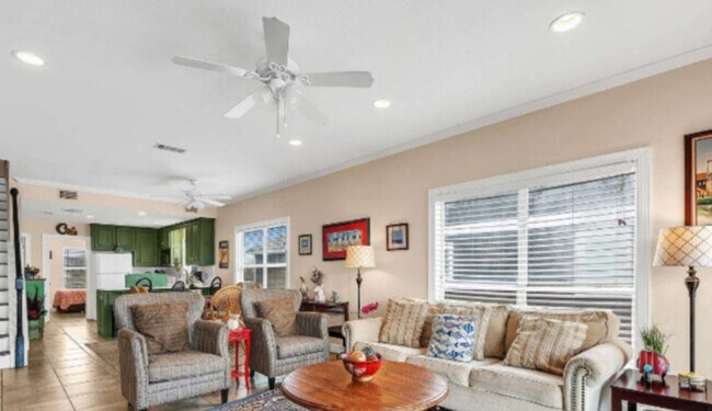 Building Photo - 1412 W Beach Blvd