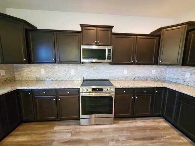 Building Photo - 600 Unity Ct