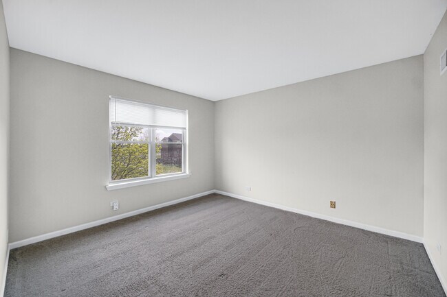 Building Photo - 124 Glengarry Dr