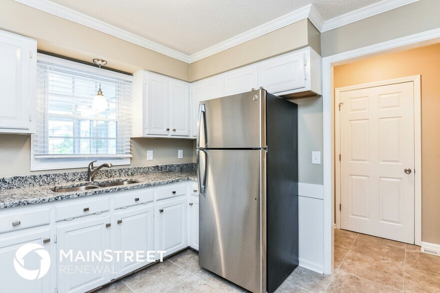 Building Photo - 501 Hunters Ridge Dr