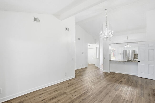 Building Photo - Ranch Style Home in Southside Savannah