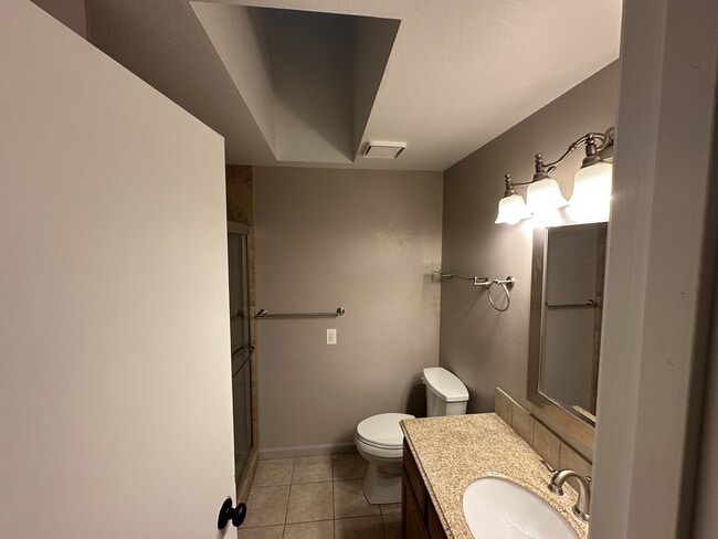 Building Photo - 9206 N Londale Dr