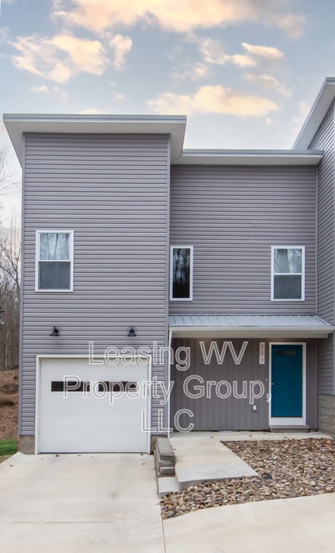 Primary Photo - 201 Berry Ln