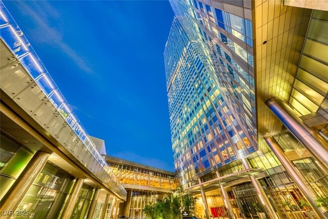 Building Photo - 3750 S Las Vegas Blvd