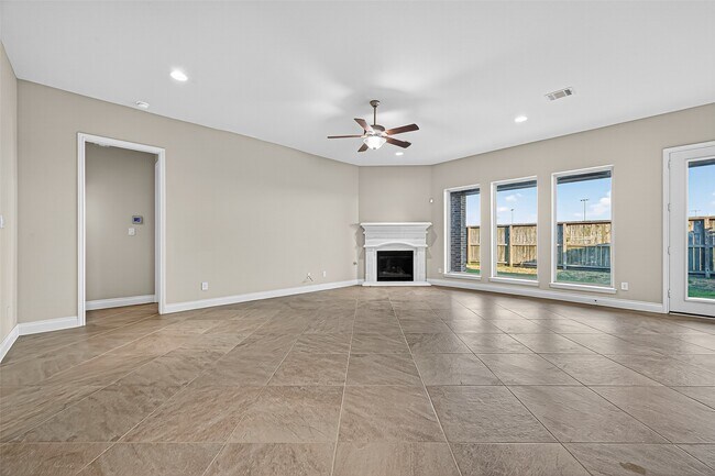 Building Photo - 28015 Castle Park Ln