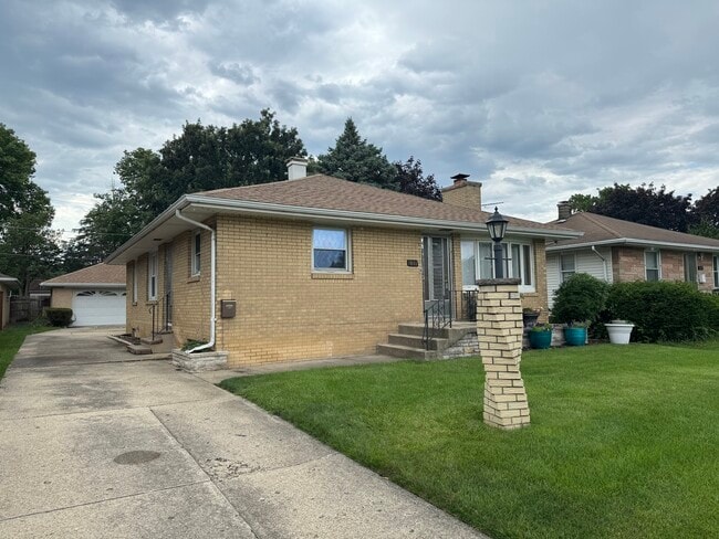 Building Photo - 1807 Oakland Ave