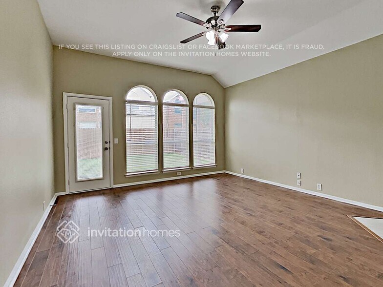 Building Photo - 2828 Thorncreek Ln